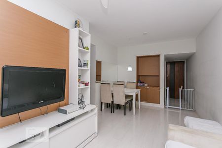 Sala de apartamento para alugar com 2 quartos, 71m² em Barra da Tijuca, Rio de Janeiro