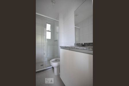 Banheiro de apartamento para alugar com 2 quartos, 64m² em Jardim Caboré, São Paulo