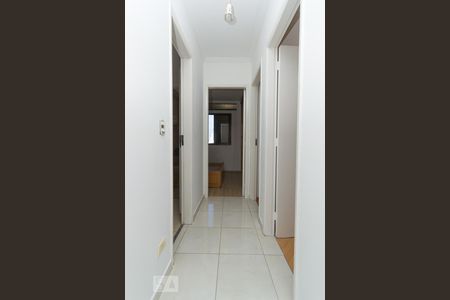 Corredor de apartamento à venda com 3 quartos, 63m² em Vila Arapuã, São Paulo