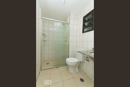 Banheiro de apartamento para alugar com 3 quartos, 63m² em Vila Arapuã, São Paulo