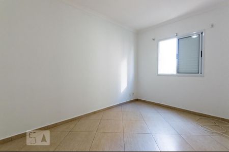Quarto 2 de apartamento para alugar com 2 quartos, 58m² em Jardim Tupanci, Barueri
