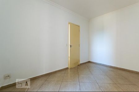 Quarto 2 de apartamento para alugar com 2 quartos, 58m² em Jardim Tupanci, Barueri