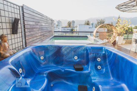 Apartamento à venda com 600m², 5 quartos e 6 vagas Apartamento à venda com 600m², 5 quartos e 6 vagasTerraço