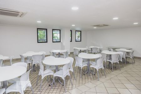 Apartamento à venda com 600m², 5 quartos e 6 vagas Apartamento à venda com 600m², 5 quartos e 6 vagasSalão de festas