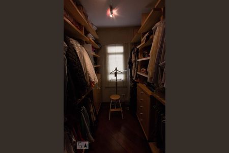 Apartamento à venda com 240m², 4 quartos e 3 vagassuite 4