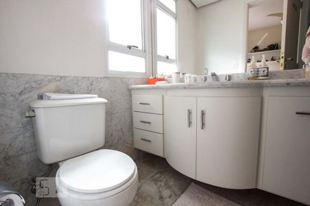 Apartamento à venda com 240m², 4 quartos e 3 vagassuite 1