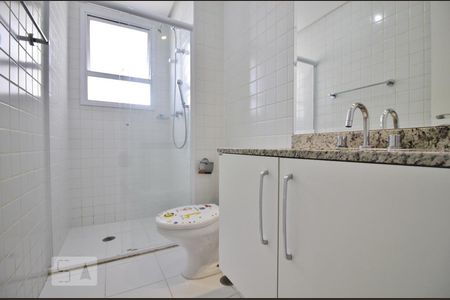 Banheiro de apartamento para alugar com 3 quartos, 128m² em Vila Andrade, São Paulo