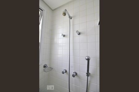 Chuveiro de apartamento para alugar com 3 quartos, 128m² em Vila Andrade, São Paulo