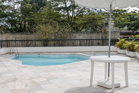 Apartamento à venda com 62m², 2 quartos e 1 vagaPiscina