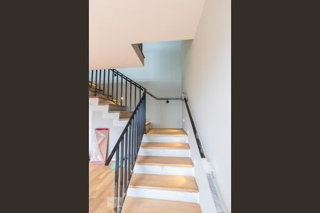 Escadas de apartamento à venda com 1 quarto, 95m² em Vila Cruzeiro, São Paulo