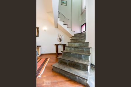 Escada de apartamento para alugar com 1 quarto, 87m² em Centro, Campinas