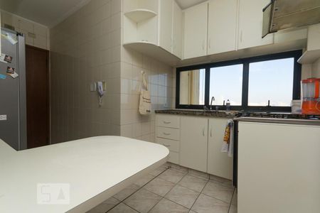 Apartamento para alugar com 89m², 3 quartos e 2 vagasCozinha