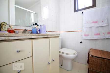 Banheiro suíte de apartamento para alugar com 2 quartos, 75m² em Vila Andrade, São Paulo