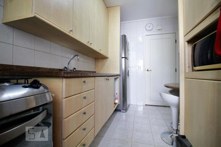 Cozinha de apartamento para alugar com 2 quartos, 75m² em Vila Andrade, São Paulo