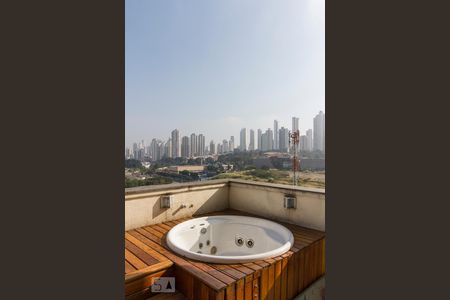 Apartamento à venda com 153m², 3 quartos e 3 vagasVaranda com Ofurô 