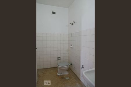 Banheiro de apartamento para alugar com 1 quarto, 54m² em República, São Paulo