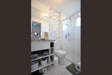 Banheiro suíte 1 de apartamento à venda com 2 quartos, 104m² em Parque Reboucas, São Paulo