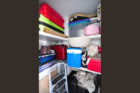 Apartamento à venda com 104m², 2 quartos e 2 vagas Apartamento à venda com 104m², 2 quartos e 2 vagasDespensa