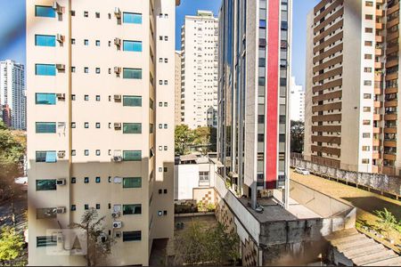 Vista da sala de apartamento à venda com 2 quartos, 117m² em Pacaembu, São Paulo