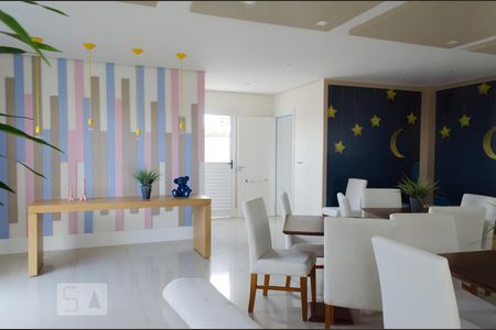 Apartamento à venda com 54m², 2 quartos e 1 vagaDependências do prédio - salão de festas infantil