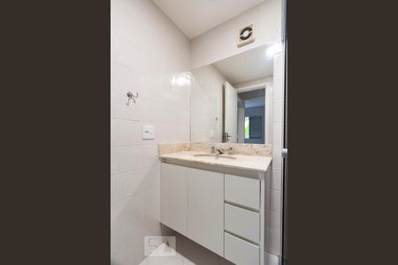 Banheiro social de apartamento para alugar com 3 quartos, 73m² em Vila Guarani (z Sul), São Paulo