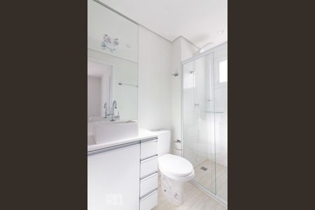 Banheiro de apartamento para alugar com 1 quarto, 35m² em Vila Diva (zona Norte), São Paulo