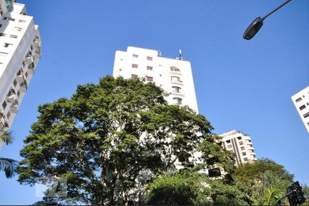 Apartamento para alugar com 132m², 3 quartos e 2 vagasFachada