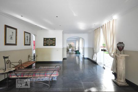Apartamento para alugar com 132m², 3 quartos e 2 vagasHall social