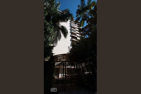 Apartamento para alugar com 145m², 3 quartos e 2 vagasFachada