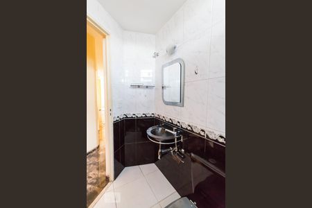 Banheiro de apartamento para alugar com 2 quartos, 58m² em Picanço, Guarulhos