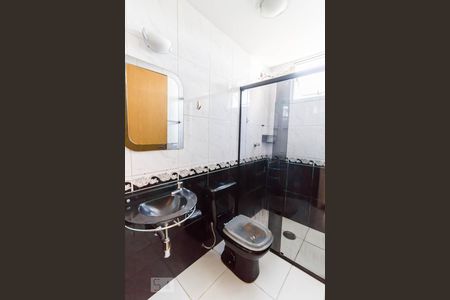 Banheiro de apartamento para alugar com 2 quartos, 58m² em Picanço, Guarulhos