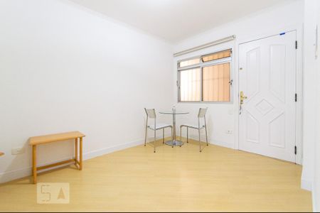 Apartamento para alugar com 42m², 1 quarto e 1 vaga Apartamento para alugar com 42m², 1 quarto e 1 vagaSala