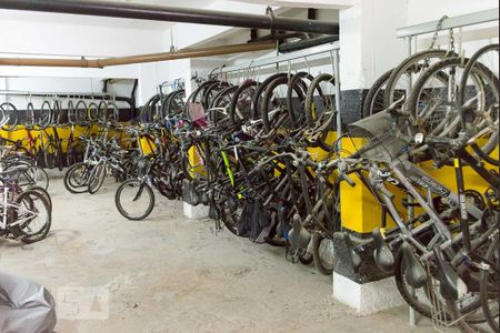 Bicicletário de apartamento para alugar com 1 quarto, 42m² em Bela Vista, São Paulo