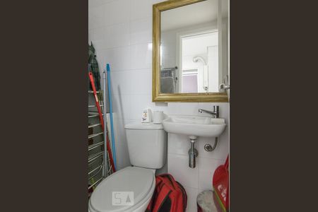 Apartamento à venda com 170m², 3 quartos e 2 vagasBanheiro de Serviço