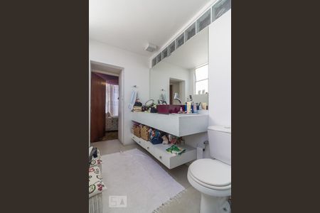 Apartamento à venda com 200m², 3 quartos e 2 vagasBanheiro da suite