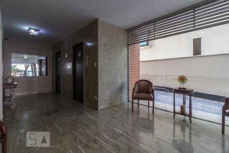 Apartamento à venda com 200m², 3 quartos e 2 vagasHall de entrada