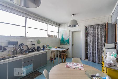 Apartamento à venda com 200m², 3 quartos e 2 vagasCozinha