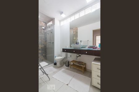 Apartamento à venda com 200m², 3 quartos e 2 vagasBanheiro