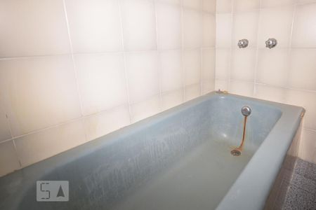Apartamento à venda com 142m², 4 quartos e 1 vaga Apartamento à venda com 142m², 4 quartos e 1 vagaBanheiro suíte