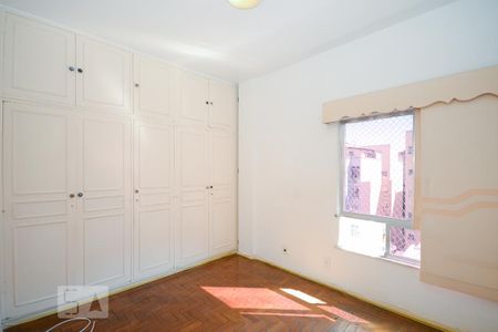 Apartamento à venda com 142m², 4 quartos e 1 vaga Apartamento à venda com 142m², 4 quartos e 1 vagaSuíte