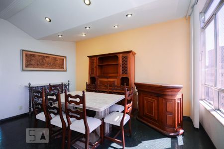 Apartamento à venda com 142m², 4 quartos e 1 vaga Apartamento à venda com 142m², 4 quartos e 1 vagaSala