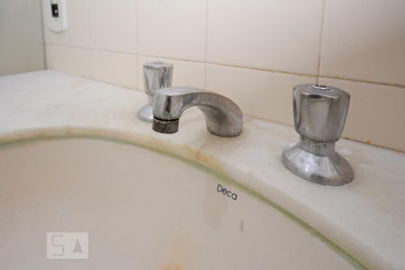 Apartamento à venda com 142m², 4 quartos e 1 vaga Apartamento à venda com 142m², 4 quartos e 1 vagaTorneira banheiro