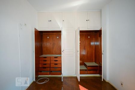 Apartamento à venda com 142m², 4 quartos e 1 vaga Apartamento à venda com 142m², 4 quartos e 1 vagaSuíte