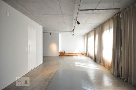 Sala de kitnet/studio à venda com 1 quarto, 70m² em Vila Indiana, São Paulo