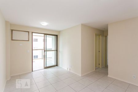 Sala de apartamento para alugar com 2 quartos, 70m² em Jacarepaguá, Rio de Janeiro