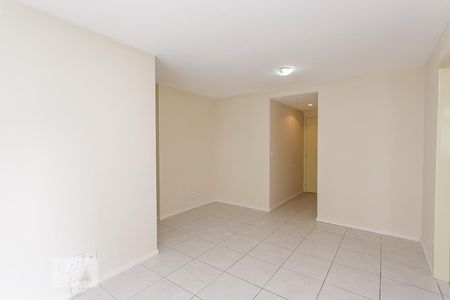 Sala de apartamento para alugar com 2 quartos, 70m² em Jacarepaguá, Rio de Janeiro
