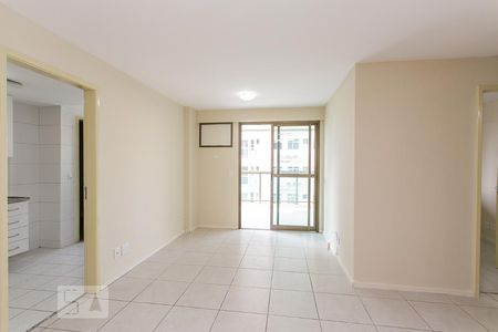 Sala de apartamento para alugar com 2 quartos, 70m² em Jacarepaguá, Rio de Janeiro