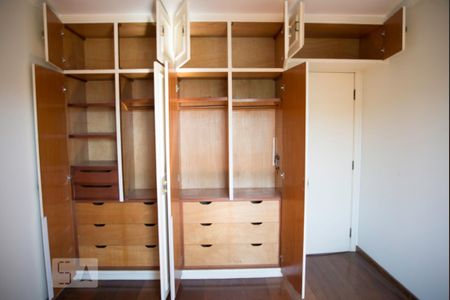 Apartamento à venda com 148m², 3 quartos e 3 vagas Apartamento à venda com 148m², 3 quartos e 3 vagasArmário quarto 2