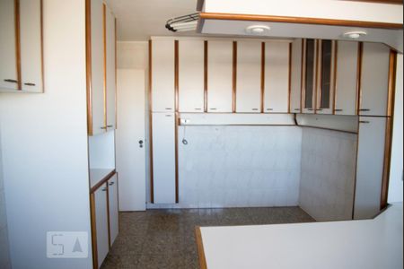 Apartamento à venda com 148m², 3 quartos e 3 vagas Apartamento à venda com 148m², 3 quartos e 3 vagasCozinha