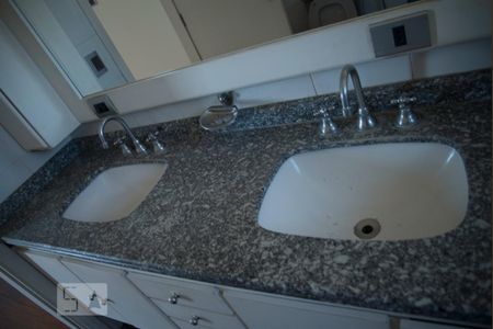 Apartamento à venda com 148m², 3 quartos e 3 vagas Apartamento à venda com 148m², 3 quartos e 3 vagasLavatório Suite